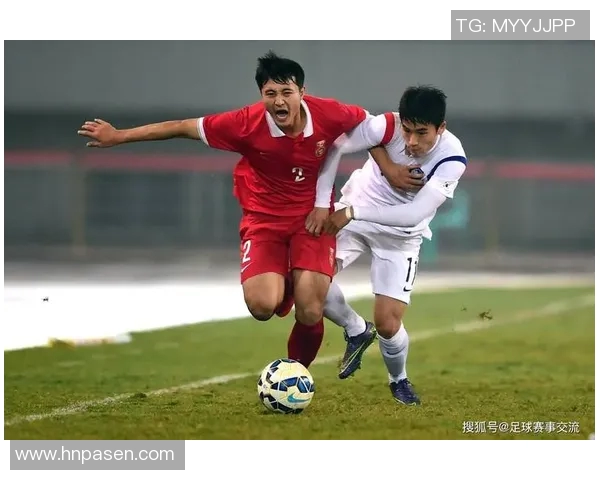 足球穿裆过人技巧揭秘让你在球场上轻松突破对手防线的秘诀 足球穿裆过人技巧揭秘让你在球场上轻松突破对手防线的秘诀